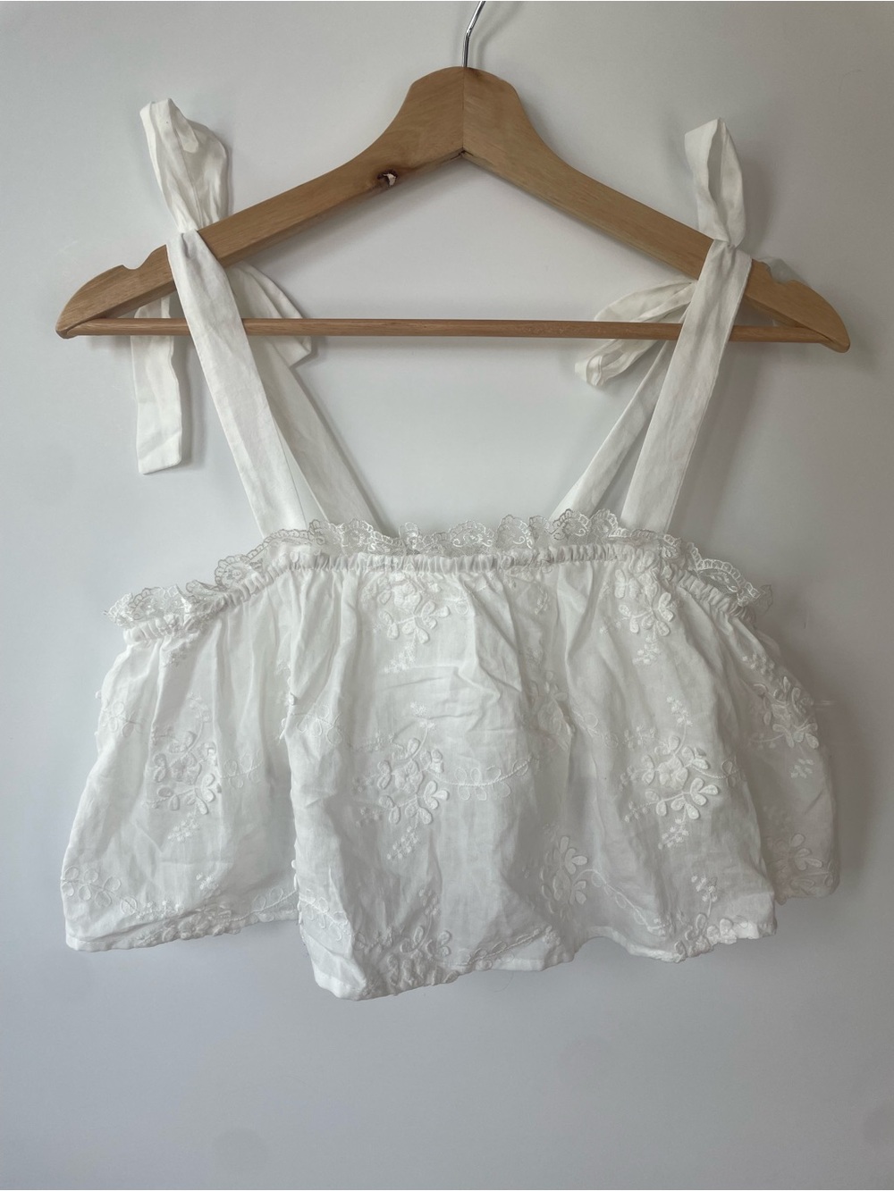 Altar'd State White Eyelet Tie-Shoulder Crop Top size S like new